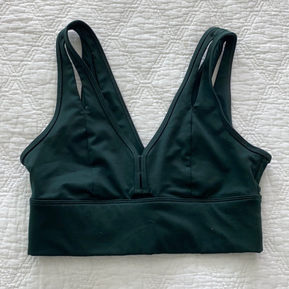 Ali sports bra size small